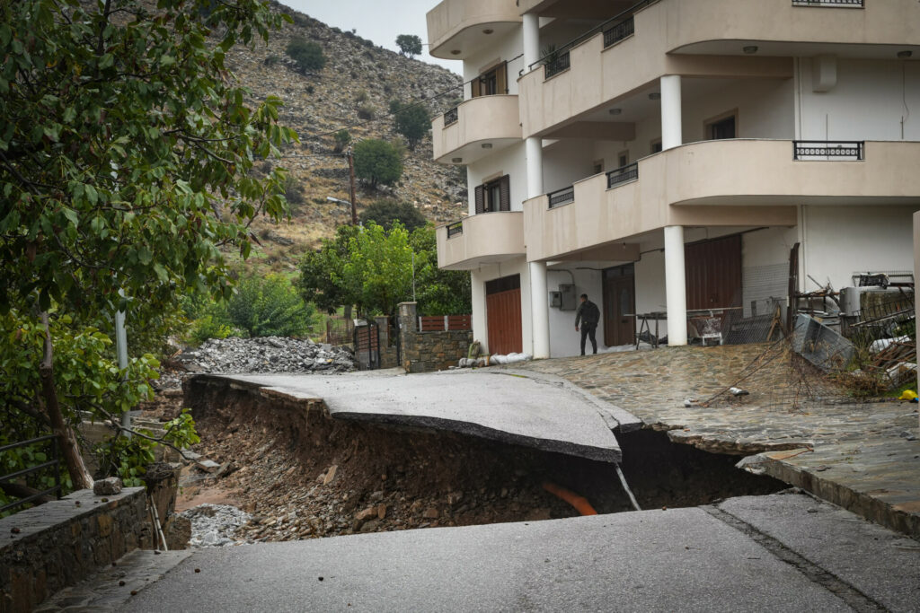 Μεγάλες καταστροφές από την κακοκαιρία στην Κρήτη: Βυθισμένα τα Ανώγεια, απροσπέλαστα τα Ζωνιανά, βλάβες στο σύστημα ύδρευσης