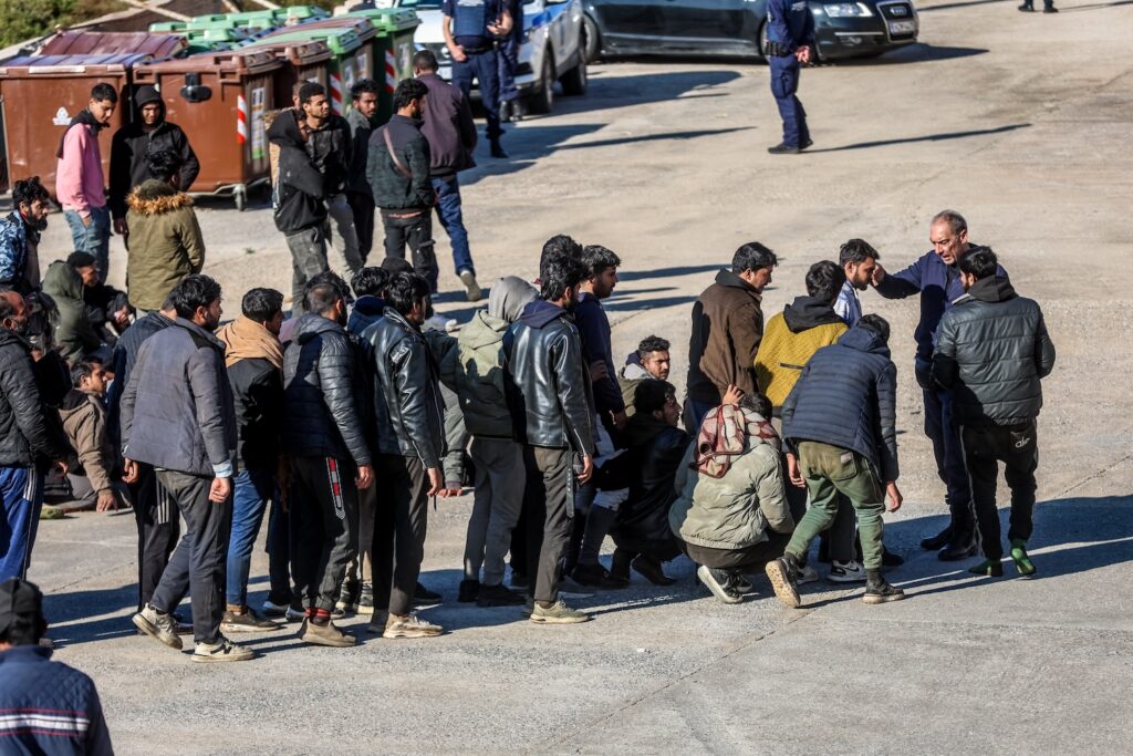 Πόλεμος στο catering για τα 266 εκατ. ευρώ στη σίτιση των μεταναστών