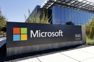Microsoft: Eπιδιώκει άντληση τουλάχιστον 21,5 δισ. ευρώ με νέα ομολογιακή έκδοση