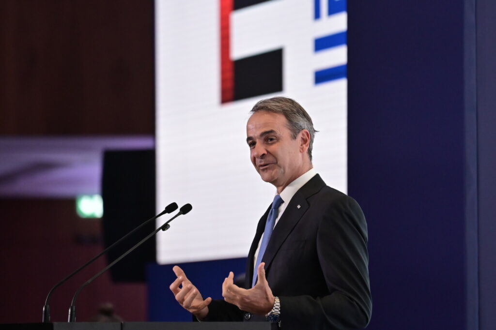 Ο υφέρπων ανταγωνισμός Μακρόν – Μητσοτάκη, οι Patriot και οι “τζαμπατζήδες” Σαουδάραβες