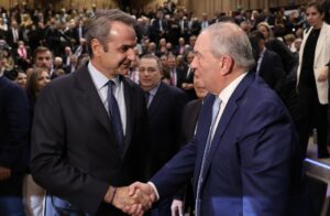 Το σενάριο για συνάντηση Μητσοτάκη – Καραμανλή, το ενδιαφέρον για εξαγορά της Pizza Fan, ο Ινδός που αγοράζει ελληνικές αλυσίδες και το σκάνδαλο με τα προγράμματα της ΔΥΠΑ 