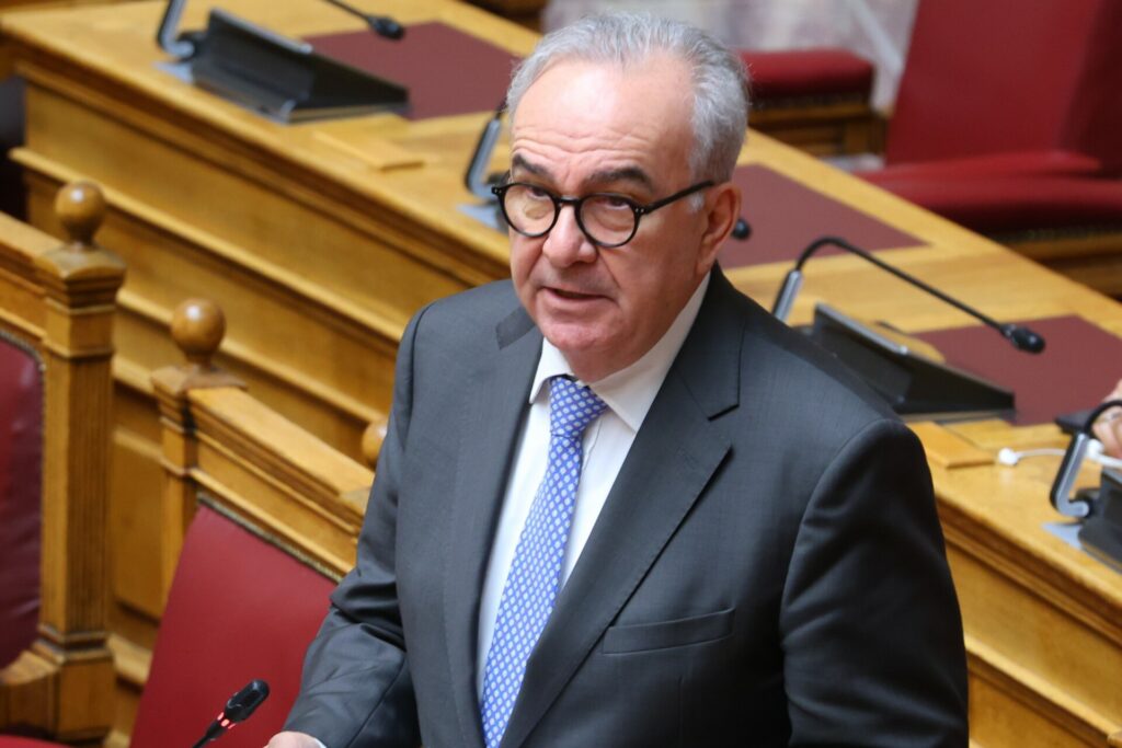 Η δημοσκοπική ανάταση, οι επαφές Σαμαρά με εν ενεργεία βουλευτές, η κατάρριψη αρνητικού ρεκόρ στο ΕΣΠΑ και οι νέες business στην Ελλάδα του μεγιστάνα Ναγκίμπ Σαουίρις
