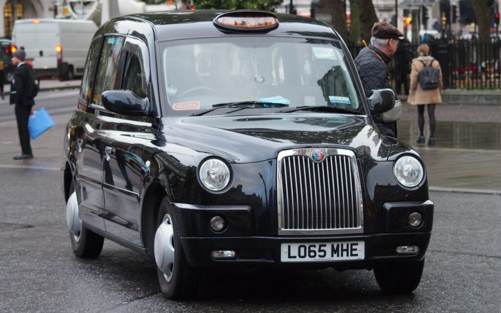 Uber: Απορρίφθηκε αγωγή 250 εκατ. λιρών από οδηγούς μαύρων ταξί στο Λονδίνο