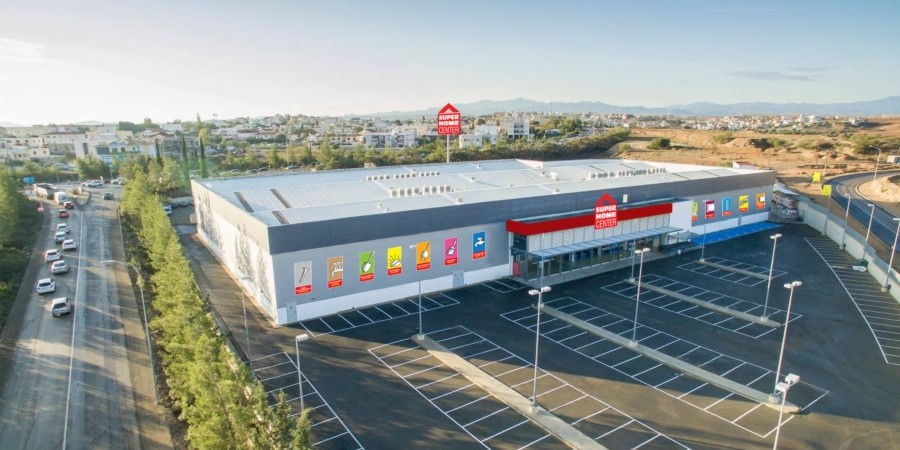 Μπαίνει στην Ελλάδα το 2027 η Superhome Center, το αντίπαλο δέος της Praktiker