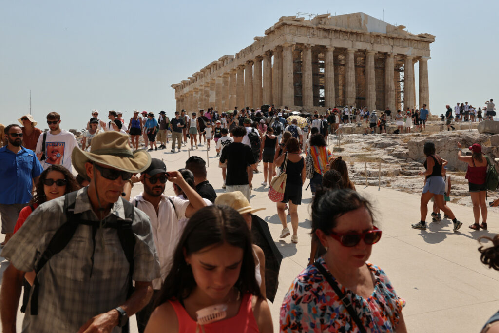 ΤτΕ: Στα 18,2 δισ. οι ταξιδιωτικές εισπράξεις στο οκτάμηνο, άλμα 9,4%