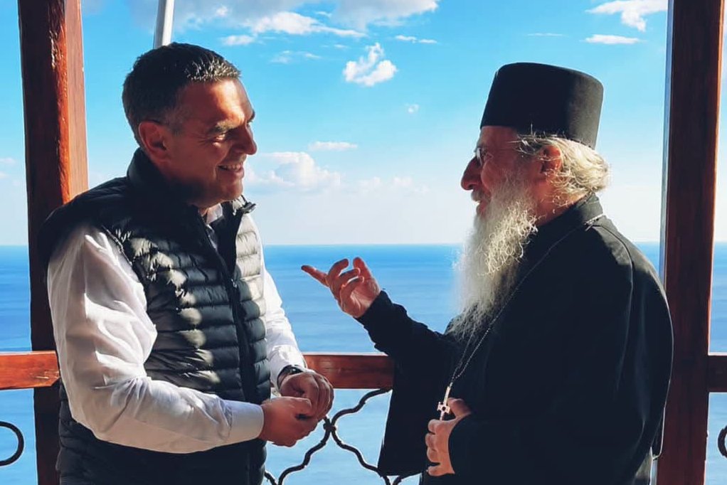 Προσκύνημα ή κάλπη;