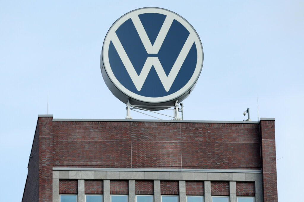 Volkswagen: Πώς μια ανακοίνωση του 2023 οδήγησε σε πρόστιμο 1,2 εκατ.