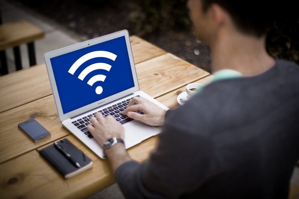 Tο Wi-Fi του υπολογιστή σου είναι παλιό; Πότε αρκεί μια κάρτα των λίγων ευρώ αντί για νέο PC